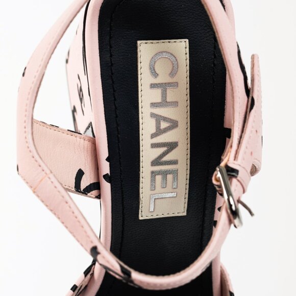 Chanel 22S Light Pink CC-Print Leather Sandals - Picture 10 of 11